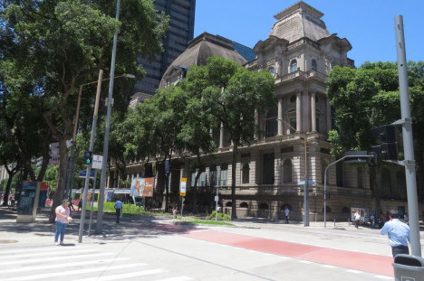 O MNBA fica na Avenida Rio Branco, Centro da cidade