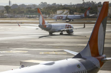 Movimenta&ccedil;&atilde;o de avi&otilde;es comerciais da Gol no aeroporto de Bras&iacute;lia
