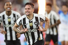 Artur fez o 'gol sai, zica'