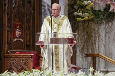 Religioso é eleitor no conclave e um dos favoritos para assumir a liderança da Igreja Católica