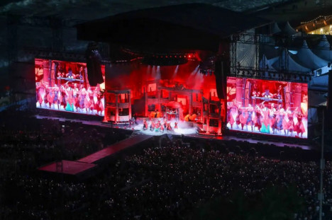 Luzes e cenários deram um show à parte