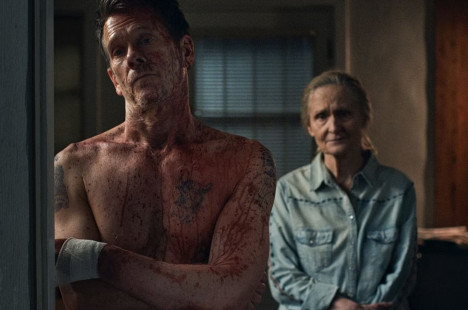 Kevin Bacon faz um caçador de demônios que é auxiliado pela própria mãe (!), no sangrento e divertido 'The Bondsman'.