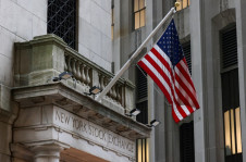 Bolsa de Valores de Nova York; mercado de futuros d&aacute; um salto ap&oacute;s an&uacute;ncio do acordo EUA-China
