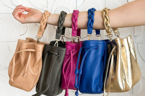 Bolsas met&aacute;licas coloridas da Meggy