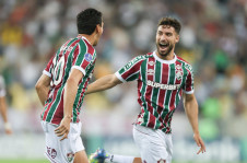 Martinelli (D) comemora seu gol com Ganso