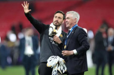 Carlo Ancelotti com seu filho Davide, que será um dos auxiliares técnicos da seleção brasileira

