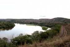 Trecho do rio Doce na regi&atilde;o de Periquito (MG)