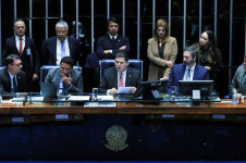 O projeto sofreu mudan&ccedil;as pelos senadores e voltar&aacute; para an&aacute;lise da C&acirc;mara.