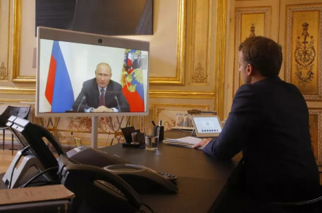 Francês pediu que russo termine conflito no leste europeu