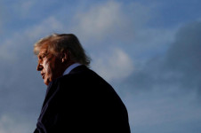 Trump reage a andamento do julgamento de Bolsonaro 