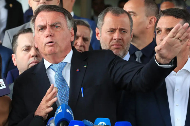 Condenação de Bolsonaro põe eleições de 2026 nas mãos dos eleitores moderados, avaliam analistas