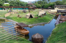 Espa&ccedil;o Savana Africana, no Bioparque do Rio. O espa&ccedil;o &eacute; cortado por um rio de 250 metros de extens&atilde;o e uma passarela suspensa