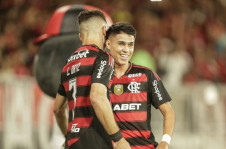 Leo Ortiz (de costas) e Luiz Araujo