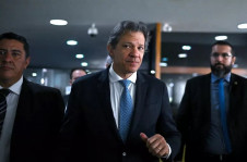 Fernando Haddad vem buscando canais de negociação com os EUA