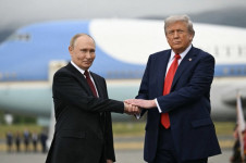 Comportamento cordato de Trump frente a Putin chamou atenção