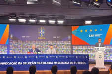 Técnico italiano deixou Neymar de fora e promoveu 9 novidades 