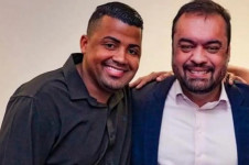 O deputado estadual Tiego Raimundo dos Santos Silva com o governador Claudio Castro
