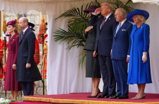  Trump e Melania com a família real britânica