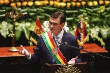  Rodrigo Paz toma posse como presidente da Bolívia