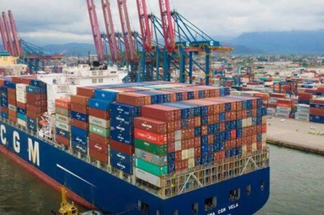 Brasil bateu recorde de exporta&ccedil;&atilde;o e importa&ccedil;&atilde;o em 2025; exporta&ccedil;&otilde;es para os EUA ca&iacute;ram 38%