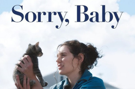 Eva Victor dirigiu, escreveu e atua no &oacute;timo filme 'Sorry, baby', em cartaz
