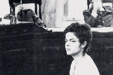 Dilma Rousseff durante interrogat&oacute;rio na Auditoria Militar do Rio de Janeiro, em 1970, aos 22 anos