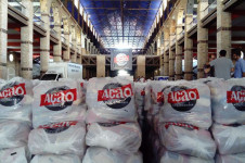 Cestas v&atilde;o  beneficiar mais de 2 milh&otilde;es de pessoas em todo o Brasil