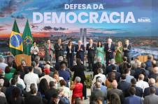 Cerim&ocirc;nia no Pal&aacute;cio do Planalto reuniu pol&iacute;ticos e representantes da sociedade