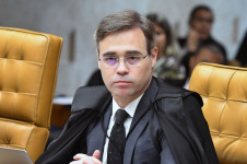 Ministro Andr&eacute; Mendon&ccedil;a