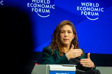 A ministra Esther Dweck