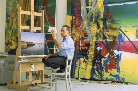 Gerhard Richter no seu ateli&ecirc;, em 1985