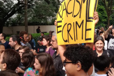 Protesto na frente do shopping