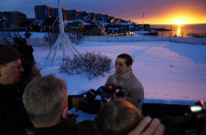 Mette Frederiksen durante visita &agrave; Groenl&acirc;ndia