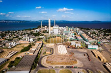 F&aacute;brica de celulose da CMPC em Gua&iacute;ba, no Rio Grande do Sul
