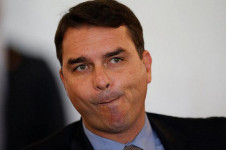 Flavio Bolsonaro j&aacute; est&aacute; em campanha &agrave; Presid&ecirc;ncia