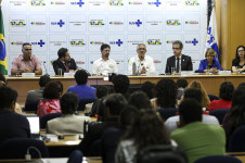 O ministro da Sa&uacute;de, Alexandre Padilha, durante apresenta&ccedil;&atilde;o de um conjunto de medidas para a forma&ccedil;&atilde;o e o provimento de especialistas, no &acirc;mbito do programa Agora Tem Especialistas