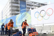 Atletas em chegada nas vilas ol&iacute;mpicas dos Jogos de Inverno