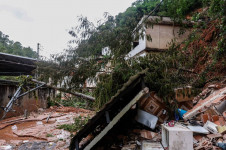 Bairro Tr&ecirc;s Moinhos, um dos mais afetados pelas fortes chuvas com deslizamentos em Juiz de Fora: desmoronamentos e desalojados