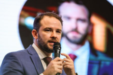 Ministro Dario Durigan diz que a MP institui uma subven&ccedil;&atilde;o para importadores de diesel, equivalente a R$ 1,20 por litro do combust&iacute;vel