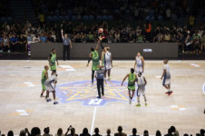 Luz, c&acirc;mera e a&ccedil;&atilde;o. A quadra de Led foi o grande destaque do Jogo das Estrelas 2026