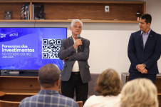 O presidente da Firjan, Luiz C&eacute;sio Caetano, e o gerente de infraestrutura da institui&ccedil;&atilde;o, Isaque Ouverney, durante o lan&ccedil;amento do Panorama dos Investimentos no estado