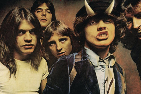 Escoceses, ingleses e australianos juntos e misturados na capa de Highway to Hell
