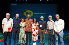 Cientistas de diferentes &aacute;reas &ndash; como clima, economia e tecnologia - reunidos na Primeira Confer&ecirc;ncia Internacional sobre a Transi&ccedil;&atilde;o para Longe dos Combust&iacute;veis F&oacute;sseis