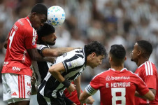 O primeiro tempo n&atilde;o foi um primor t&eacute;cnico, mas o Botafogo foi melhor