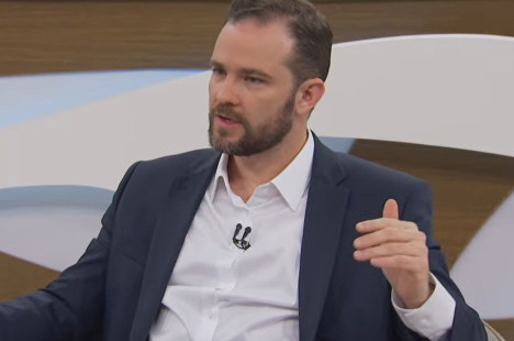 O ministro da Fazenda, Dario Durigan, em entrevista ao programa Roda Viva, na noite dessa segunda-feira (4)