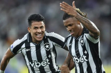 Matheus Martins e Danilo comemoram