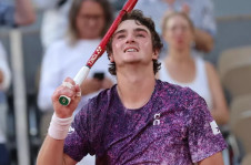  Fonseca voltou a brilhar em quadra e derrotou Djokovic

