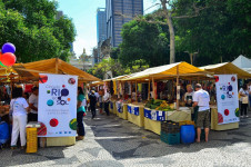 Artes&atilde;os de v&aacute;rios munic&iacute;pios fluminenses participam do 5&ordm; Festival de Economia Solid&aacute;ria, na Cinel&acirc;ndia, no centro da capital (arquivo)