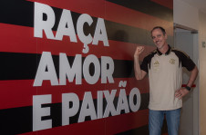 O Flamengo apresentou o novo t&eacute;cnico do basquete, Dem&eacute;trius Farracci&uacute;