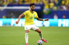 Jogador do Flamengo sofreu les&atilde;o na coxa esquerda